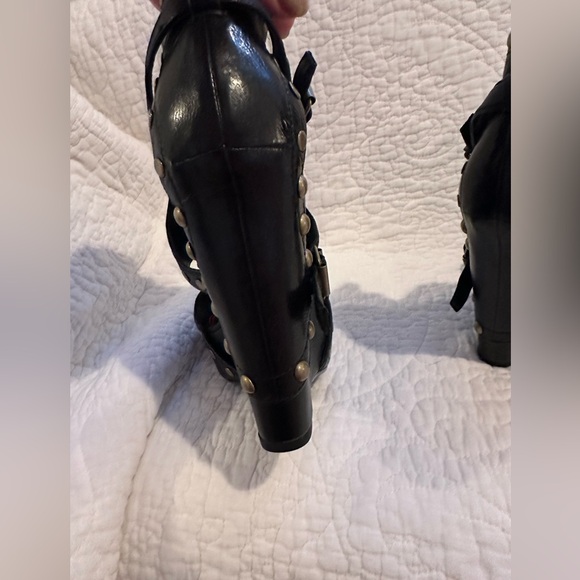 548 Cutout Leather Wedge Leather Shoes with Gold Studs PL-Lucky Size 37 1/2, 7.5 - Picture 11 of 17